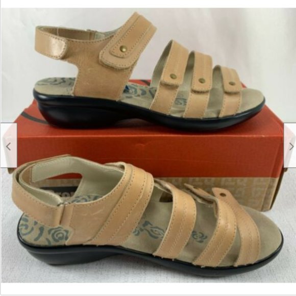 propet aurora sandals